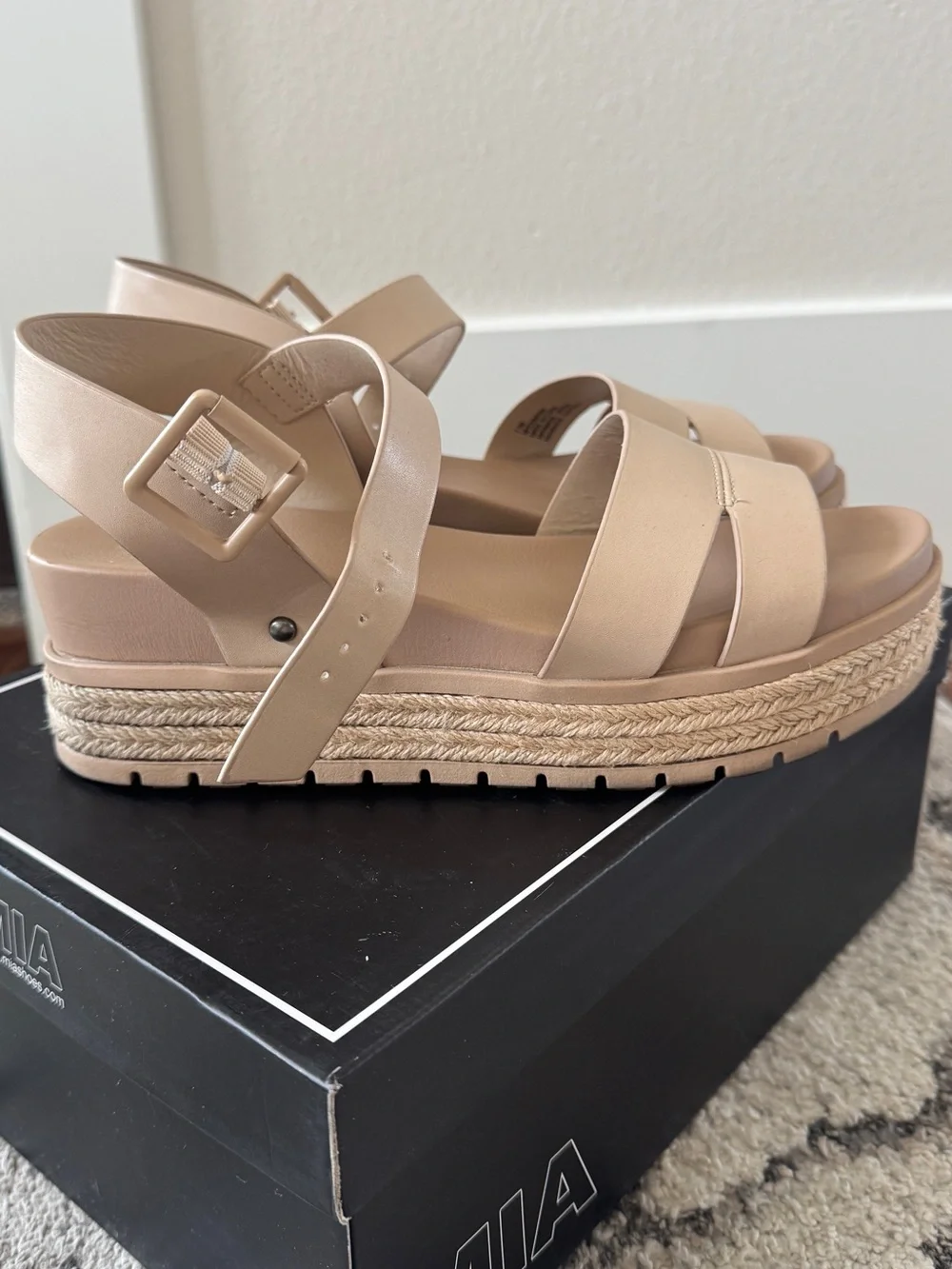 EUC MIA Beige Espadrille Platform Sandal , size 8, wore ONCE